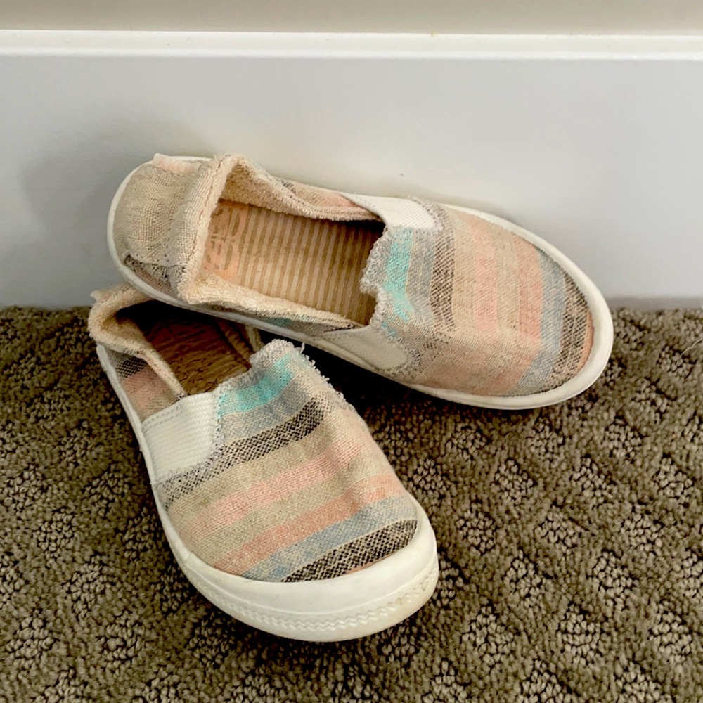 Roxy slip on canvas shoes